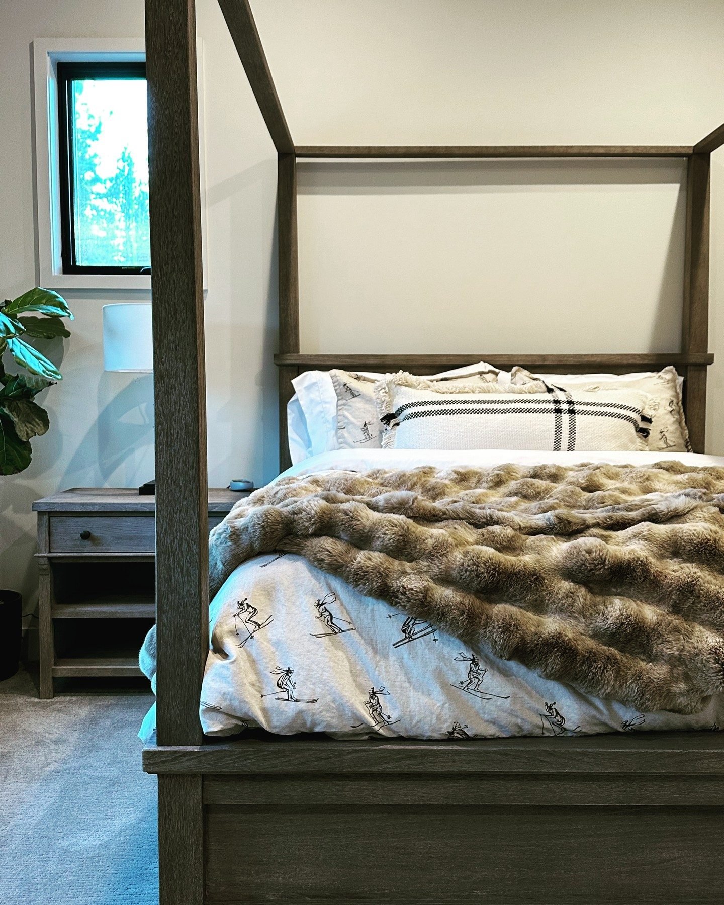 Crate & Barrel Throw Blanket - Thumbnail 3