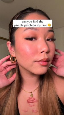 invisible pimple patches 😌
--
product used:
theinkeylist invisible pimple patches
--
#pimplepatch #acne #skincare #makeup