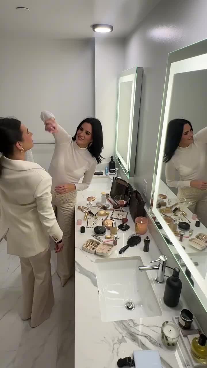 Michael Boxy Blazer In Chino/off White | Alice + Olivia