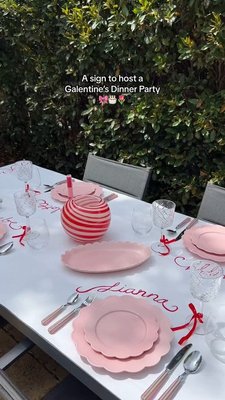 Celebrate all the love that comes with friendship 💐

Impress your loved ones with this DIY table setting inspired by @projects.studio for the perfect personalised touch ❤️ 

Need more inspo? Check out our Valentine's Day Gift Guide at the link in our bio ✨