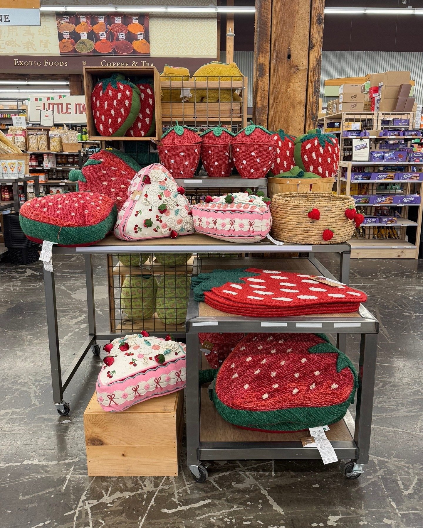 Natural Hyacinth and Crocheted Strawberry Basket with Swing Handle