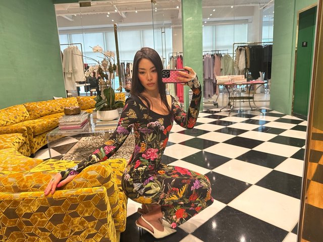 DELORA MIDI DRESS in SECRET GARDEN | ALICE + OLIVIA