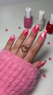 Fall in love with your nails this Valentine’s Day 💅💗 Love this nail art from @naileditbeauty? Show this to the experts at @AwesomeNailsAndSpa to replicate the romantic design 😍