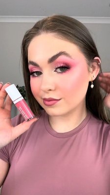 Ladies and gentlemen ... the perfect Mardi Gras makeup 🌈 Shop ELF Cosmetics at @pricelineau to recreate @AlanahLouise.Beauty's vibrant, pink look 😍 Want more Mardi Gras inspo? Click the link in our bio 💅