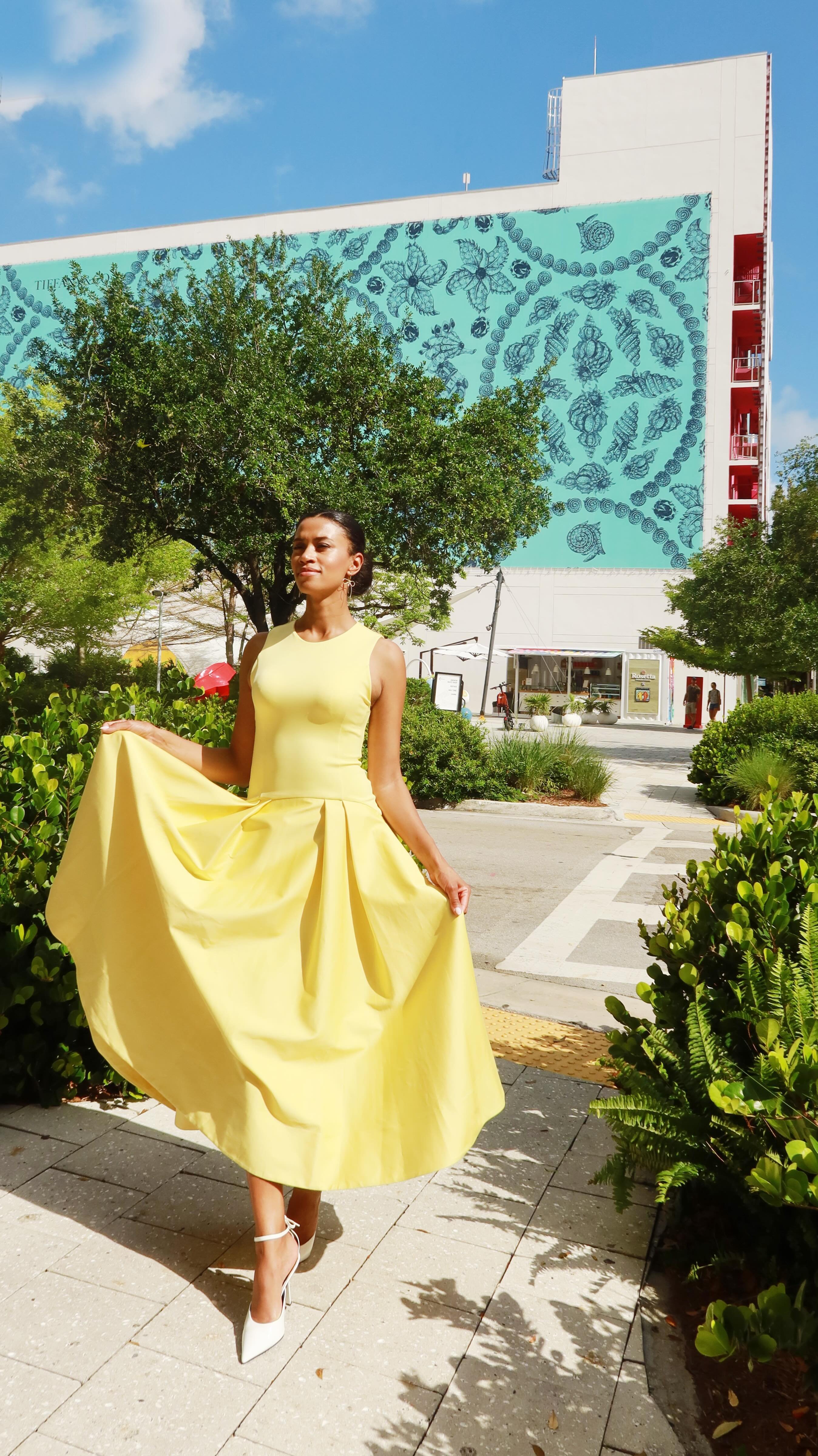 上品なスタイルに!!【alice olivia】MONNIE マキシ ドレス Monnie Maxi Dress In Sweet Nothings | Alice + Olivia