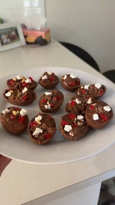 Sweet, simple, and egg-sactly what your Easter needs 🐣🍬 Follow @jadearvidson's easy recipe for Easter Egg Rocky Road to make the ultimate Easter treat 🐇😍

For more Easter inspiration and egg-citing events, hop to the link in our bio 🥕