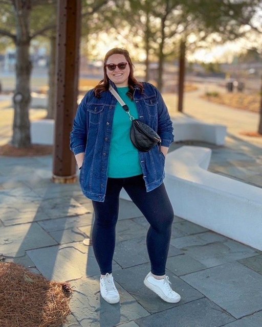 @brookehrob is tackling the day with style in the Perfect Scoop Tank, Long Stretch Denim Jacket, and Pocket Leggings! 💪✨ Whether it's running errands, grabbing lunch, or chasing after the kids, she's got the perfect blend of comfort and chic! Ready to take on anything that comes her way! 🌟
SHOP NOW: https://womanwithin.visitlink.me/61sPBI