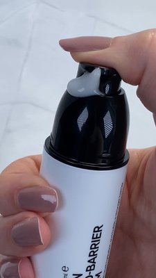 theinkeylist Ectoin hydro-barrier serum 🖤🤍 

For deep hydration and a strengthened skin barrier ✨ 

#inkeylist #skincare #ukbeauty #ukbeautyblogger #ukskincare #ukskincareblogger #hydratedskin #skinbarrier