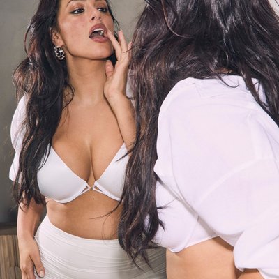 The way this BTS energy hits. Be sure to check out @ashleygraham’s Mother’s Day Edit.