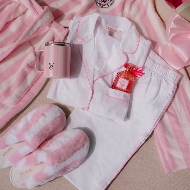 Moms deserve the world, but pretty Mother’s Day gifts will do, too.