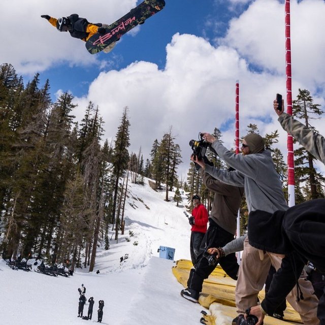 TORA🔥
#worldquarterpipechampionships #slushmagazine #manmothmountain
tora_orion_k slushthemagazine mammothmountain
Photo rndmmedia
burton oakleysnowboarding unfudge_official hayashiwax roktai15 mammothtrampolineclub