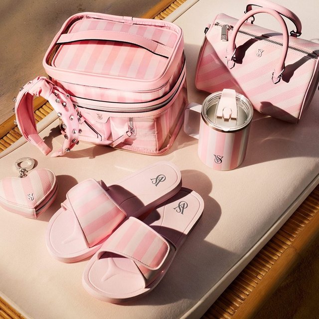 Heritage Stripe: The classic you know and love, now in new Accessories. Get it by Mother’s Day when you order by May 7.