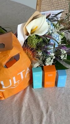 An at-home mini facial from Kate Somerville? Say less😌

This lucky 7 line up is now available at 700+ @ultabeauty locations nationwide🛒🧡 Find your nearest location using our website's store locator: KateSomerville.com/pages/store-locator 💻

#KateSomerville #UltaBeauty #UltaHaul #MiniFacial #HomeFacial