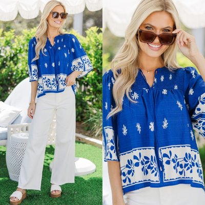 Make way for florals that pop! This royal blue beauty is a standout from brunch to errands!

$50 >> Coming Out Royal Blue Floral Blouse 

#shopthemint #boutique #onlineshopping #styledaily #getthelook #everydayfashion