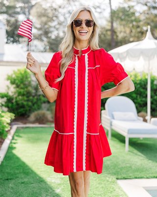 Classic, bold, and effortlessly festive. This red button-down has holiday hostess written all over it.

$66 >> Willing To Help Red Button Down Dress

#shopthemint #boutique #onlineshopping #styledaily #getthelook #everydayfashion