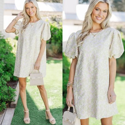 Bold color and luxe fabric! Great for spring weddings, graduation parties, or dressy date nights!

$72 >> Found Well Lime Green Floral Brocade Dress 

#shopthemint #boutique #onlineshopping #styledaily #getthelook #everydayfashion