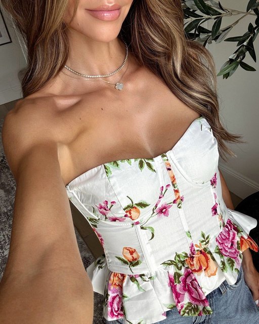 the perfect solution to "I have nothing to wear" ✨ shop chic peplum tops at the link in bio 🛍️

Featured:
Blossom Whisper Top
Aniston Top
Islie Top
Jennie Top
Dinah Top
—
#summerstyle #peplumtops #summerfashion #summertops #peplumstyle