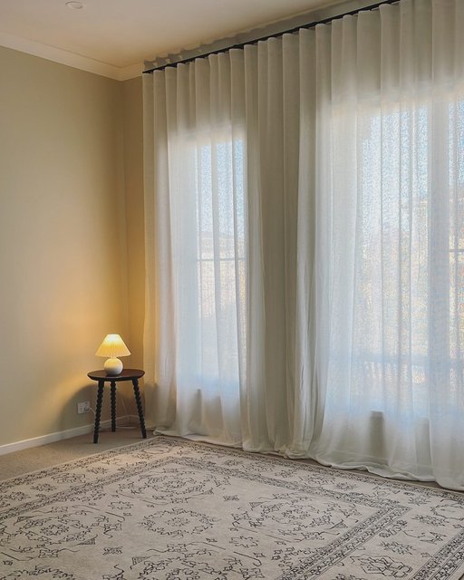 Sheers and a lick of paint go a long way! So happy and proud of my DIY curtains from freedom_australia for our master bedroom 😍 I went for the 280cm track, matched with the 280cm boucle curtains and they were pretty easy to put together on my own. 

Swipe for the before 🤨 

They are a little bit too long which I will use the hemming tape supplied in the curtain pack.

Now to find the perfect bed frame…

Rug - missamaraloves ‘Sienna’
Paint - tint.paint ‘Only Yesterday’ 

#firsthomebuyer #diycurtains #beforeandafter #home #homebuyerscentrevic #vintage #boucle #sheercurtains #sheercurtainsmelbourne