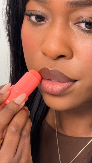 Just dropped: Juicy custom color that’s completely unique to you. Cooling Water pH Jelly Tint has officially landed → exclusively at @sephora. 

Our new jelly blush + lip stain reacts to your skin’s pH for a bright pink hue that adapts with you throughout the day.

Swipe it directly to lips, wait 2 minutes, and watch your unique shade unfold.

Shop it now at @sephora, @sephoracanada, sephora @kohls, and milkmakeup.com.