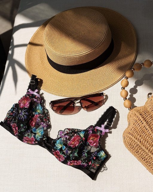 On deck: Laid-back summer days with the prettiest details.
