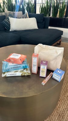 🧡 HONEST PR MAILER GIVEAWAY 🧡 We want to give you the chance to win one of our new PR Mailers! 

To enter:
✨Follow @honest_beauty and @honest
✨ Like this post
✨Tag 3 friends who would love this (one tag per comment)

🦋 BONUS ENTRY: comment & like our last 3 posts on @honest_beauty and @honest

Terms apply – official rules via the link in bio. Giveaway ends on 05/13/2025 at 11:59 PM. Three (3) winners will be selected. Winners will be announced in the post comments on 05/14/2025. Must be a US resident, 18 years or older to enter. Good luck!