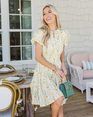 Breezy and bold in all the right ways—perfect for casual Fridays, lunch with the girls, or farmer’s market finds. 👜

>> Let's Get Going Cream Medallion Print Dress 

#shopthemint #boutique #onlineshopping #styledaily #getthelook #everydayfashion