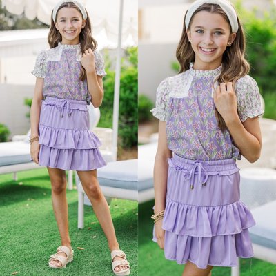 Pretty prints, pretty girl! This easy little blouse is perfect for playdates, ice cream runs, and everything in between! 🍦💜

$38 >> Girls: the Clara Lavender Mixed Print Short Sleeve Blouse 

#tweenoutfitideas #girlsbacktoschool #tweenstyleinspo #girlstyleinspo #momsofgirls #southernmomstyle #ShopTheMintGirls #backtoschoolstyle