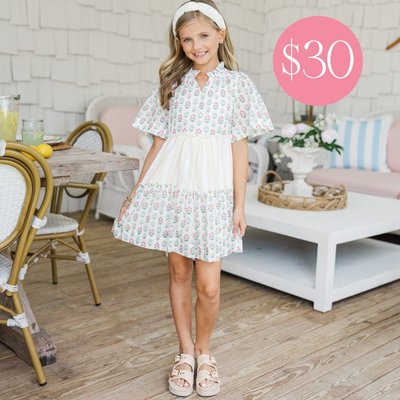 Major moment for $30! This sunny mixed print is almost too cute to believe—shop the savings before it’s gone! ☀️💛

$30 >> Girls: The Stephanie Yellow Mixed Print Dress 

#girlsdresses #tweenclothes #tweenfashionista #southernboutique #momsoftweens #southernmoms #familyphotooutfits #MintGirlsStyle #MintGirls