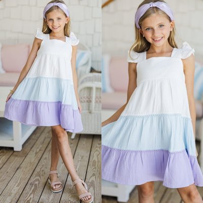 Colorblock cuteness is here! The perfect pop of blue for brunch with grandma or Sunday church service! 💙🤍

$45 >> Girls: The Moira Light Blue Colorblock Dress 

#girlsdresses #tweenclothes #tweenfashionista #southernboutique #momsoftweens #southernmoms #familyphotooutfits #MintGirlsStyle #MintGirls
