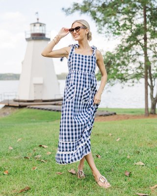 As sweet as sweet tea—just right for summer cookouts, porch hangs, or family park days. 🧺☀️

>> Have A Picnic Blue Gingham Dress 

#shopthemint #boutique #onlineshopping #styledaily #getthelook #everydayfashion