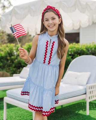 All smiles in stripes! The sweetest little dress for recitals, family dinners, or a summer stroll! 💙🎀

$45 >> Girls: The Rita Light Blue Striped Dress

#girlsdresses #tweenclothes #tweenfashionista #southernboutique #momsoftweens #southernmoms #familyphotooutfits #MintGirlsStyle #MintGirls