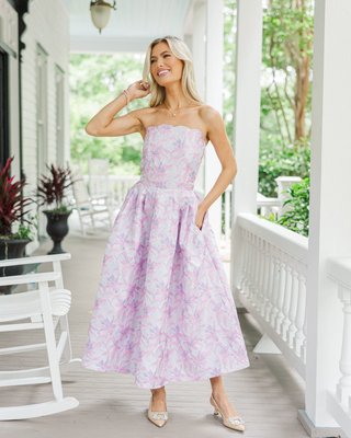 Luxe brocade and a flattering strapless fit—this dreamy midi is made for making memories!

>> It Was All A Dream Lavender Floral Brocade Strapless Midi Dress

#shopthemint #boutique #onlineshopping #styledaily #getthelook #everydayfashion