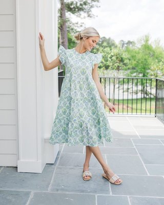 Soft florals and a flowy fit make this midi dress a summer favorite! Perfect for any day you want to feel feminine and effortless! 💜🌿

>> Speak Your Mind Lavender Medallion Midi Dress

#shopthemint #boutique #onlineshopping #styledaily #getthelook #everydayfashion