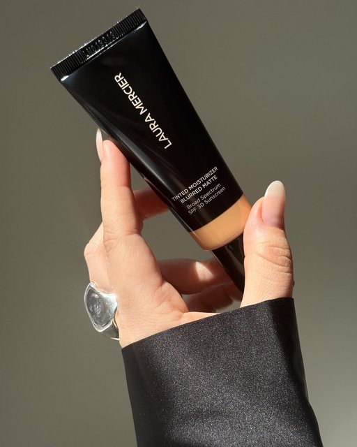​​The bestselling Tinted Moisturizer you love, now in Blurred Matte and now available at @lookfantastic.​
​
Get the 24HR shine control your summer skin needs, UK.