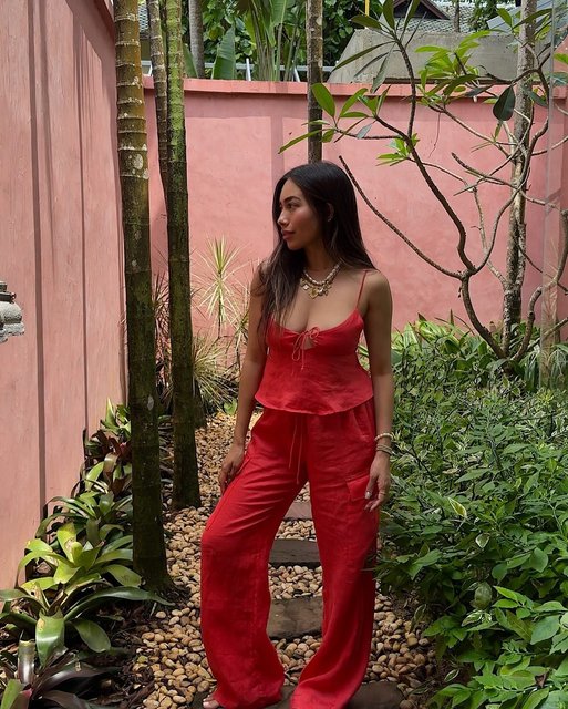 all about matching sets this summer ❤️ @kaitsss in the syros top + sundown pant
