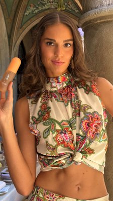 We kicked off @smooch.body’s launch on @revolve with the dreamiest lunch at Chateau Marmont in LA 💕🌴 These light, fresh perfume mists are a summer must that you’ll want to have on repeat all szn long 👏 😍 Check out the exclusive bundle details below + shop now at the link in bio 
⁠
The Vacation Bundle⁠
✨ Ria - Juicy Mango + Vanilla⁠
✨ Janey - Roasted Almond + Toffee⁠
⁠
The Ultimate Layering Bundle⁠
✨ Ellie - Sweet Pea + Waterlily⁠
✨ Pip - White flower + Cedarwood⁠
✨ Nikki - Sandalwood + Warm Jasmin⁠e