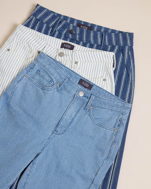 Summer stripes, forever in style ☀️⛱️
Crisp, classic, and effortlessly cool — stripes are the ultimate warm-weather staple.

Get in line for your new favorite look. 💙🤍
.
.
.
.
#NYDJStyle #SummerStripes #EffortlessStyle #WarmWeatherWardrobe #nydj #perfectfit #fitiseverything #stripes #summerdenim