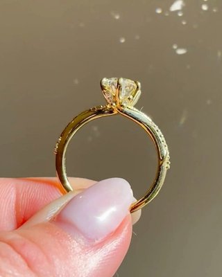 It’s the kind of details you notice. Comment “💍” for all the ring details.