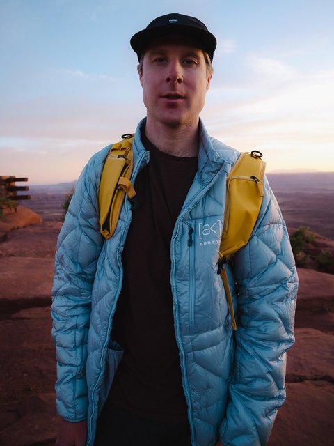 Doesn’t take much for mother nature to humble you. 

End your day in Canyonlands National Park at the📍Green River Overlook to watch the sun go down. 

It can get windy at this spot so make sure to bring a jacket and blanket to sit on if you plan on enjoying your evening at this overlook.