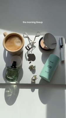 Layer @phlur's Father Figure perfume + deodorant to make this musky scent last all day long 💚🫧 Add to your morning routine by shopping at the link in bio