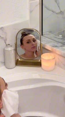 After a long day of caring for everyone else, mom deserves a routine that cares for her, with products that are simple, gentle, and effective.

📹 | @mandynicolebarker