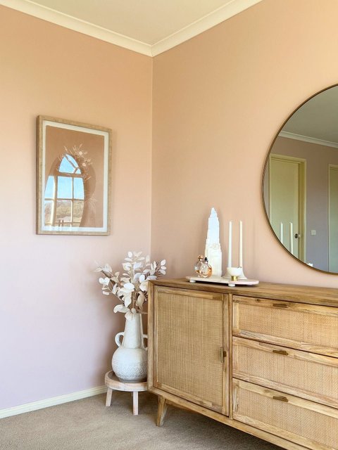 New lick of paint for the master bedroom. duluxaus MORNINGTON is everything I had hoped and more! 

Thank you bottega.wallfinishes for making it happen! 

#duluxmornington #paintjob 
Should we colour drench the room by painting the ceiling in the same colour?