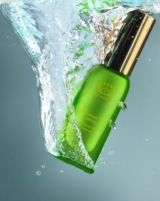 Your secret to fresh, youthful-looking skin. 🤫 Hit the reset button with Rejuvenating Serum— crafted with natural technologies using 40 high-performance botanical ingredients, this award-winning serum is the ultimate multitasker for visible visible signs of aging.

💚Minimizes the appearance of wrinkles
💚Tightens the look of skin
💚Brightens the look of skin
💚Instant plumping hydration