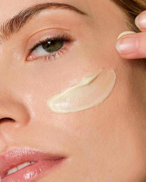 5-Star Review for Crème Riche ⭐️

“ I switched to Crème Riche for the winter and my only regret is not doing it sooner. I live in Wisconsin and our winters are really cold and dry. It keeps my skin so moisturized - even on early morning walks in the cold.” — Sarah R., Verified Buyer