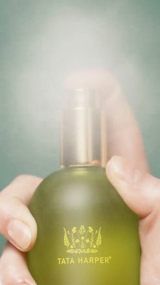 Spring may be around the corner, but the need for hydration remains. 💦  Save down this 4-step healthy-aging ritual that will help your skin look and feel its healthiest. 

💚Hydrating Floral Essence— spritz your skin back to life and prep for maximum absorption of treatments that follow
💚Rejuvenating Serum— multitasker that minimizes the appearance of wrinkles, tightens and brightens the look of skin
💚Crème Riche— our richest moisturizer filled with natural antioxidants, essential fatty acids, and vitamin F
💚Retinoic Nutrient Face Oil— a next-generation botanical retinol alternative with the same benefits as a traditional retinol, without the unwanted side effects

Which one of our healthy aging essentials are a must-have in your routine?