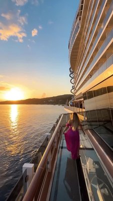 Longer days and warmer weather are just around the corner. Now is the perfect time to book your next getaway ✨💙 #CruiseNorwegian 

📸: @jasminstanleyy