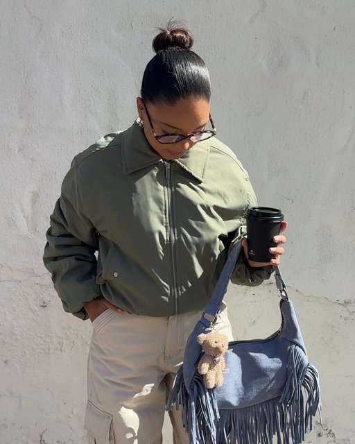 The bomber jacket everyone can’t stop yapping about 😍 Shop the Toby Bomber Jacket now! 
📸 @itschelseablair