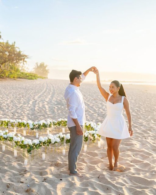 A proposal like this >>> Congrats to 
@vivianaaa.mtz and @jarrett_medina on your engagement. 

Link in bio to design your own solitaire engagement ring.