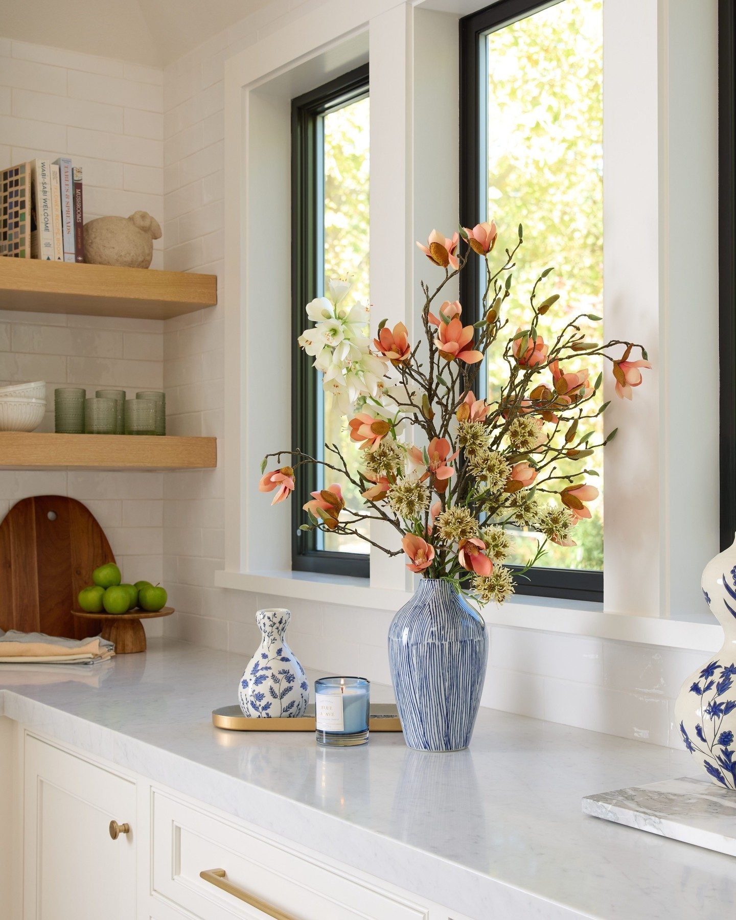 Maurice Utrillo、VASE 、海外版超希少レゾネ、新品額付 Maurice Utrillo、VASE 、海外版超希少レゾネ、新品額付 Maurice