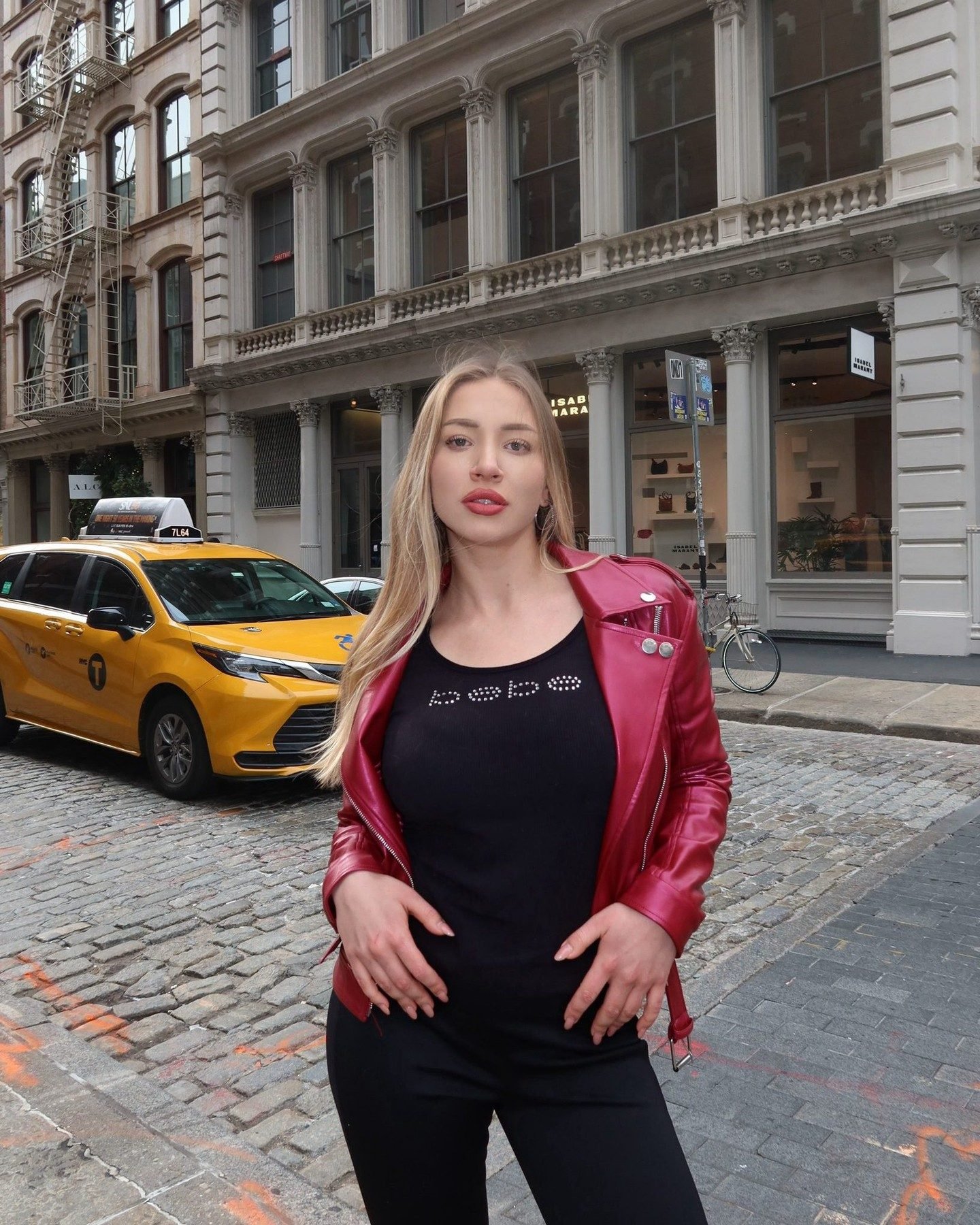 Shoppable Gallery – bebe